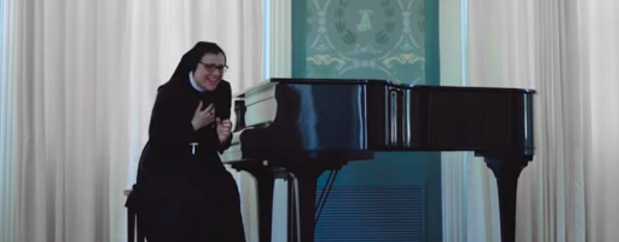 SISTER CRISTINA VOLA IN BRASILE · La Bibbia Giovane